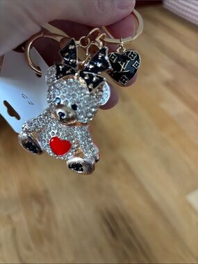 Louis Vuitton heart charm pull